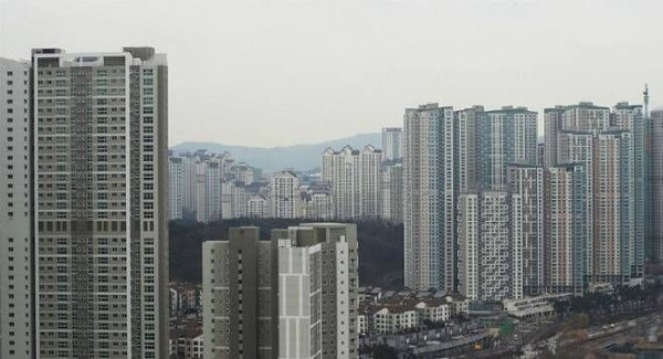  정부는 내년에도 공공임대주택을 소형 위주로 공급할 계획인 것으로 알려졌다. 서울의 공동주택 전경. /사진=연합뉴스 