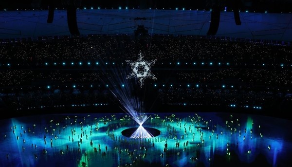 20일 중국 베이징 국립경기장에서 ‘2022 제24회 베이징동계올림픽’ 폐회식 공연이 펼쳐지고 있다. 기억의 순간, 버드나무로 전하는 작별. /사진=연합뉴스