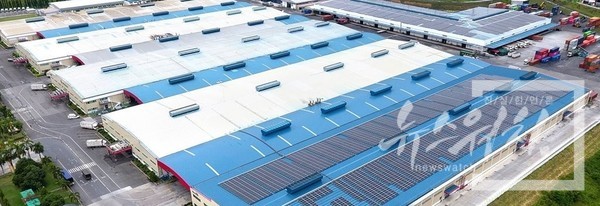 태국 라용 소재 LG전자 생활가전 생산공장 옥상에 태양광 패널이 설치된 모습. /사진=LG전자
