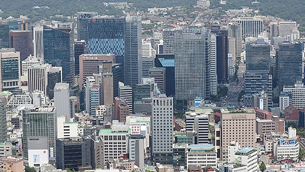 서울 남산에서 바라본 기업들의 빌딩. 사진=연합뉴스