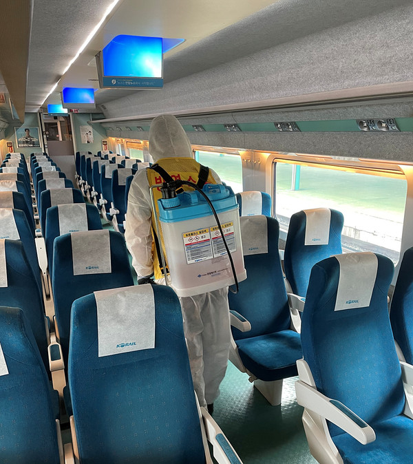 한국철도공사(코레일은)가 빈대 피해를 막기 위해 모든 열차와 공항버스에 방역을 강화했다. 사진=한국철도공사