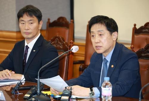 이복현 금감원장(왼쪽)과 김주현 금융위원장. 사진=금융위원회