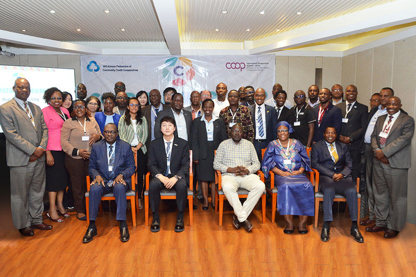 4일 케냐 나이로비에서 열린 ‘아프리카의 지속가능한 변화를 위한 협동조합 워크숍’에 참석한 아프리카 18개국 협동조합 전문가들. 사진=MG새마을금고중앙회