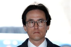 '이사직 사임' 조현범 회장, 영향력은 계속된다 [송호길의 재계워치] - 뉴스 썸네일 이미지