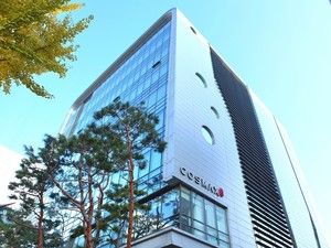 [초점] 코스맥스, K-뷰티 훈풍에 역대 최대 매출...글로벌 영토 넓힌다 - 뉴스 썸네일 이미지